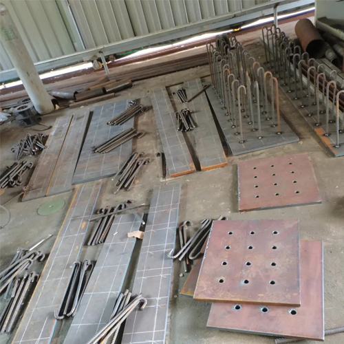 有哪些其他因素会影响龙岩预埋件位置的确定？